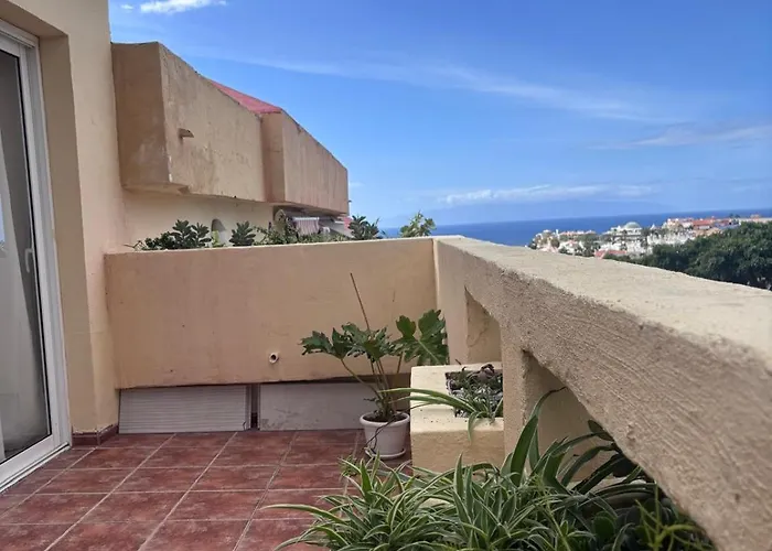 Sun & Pool Retreat Complex Apartment