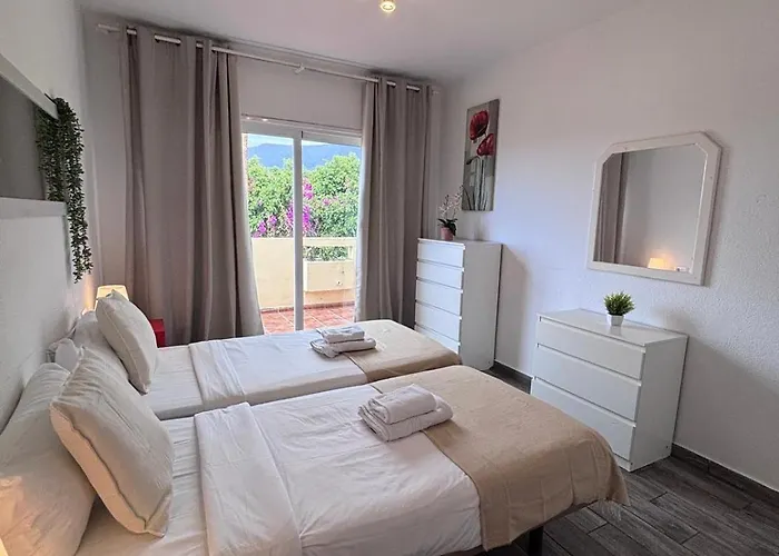 Sun & Pool Retreat Complex דירה *