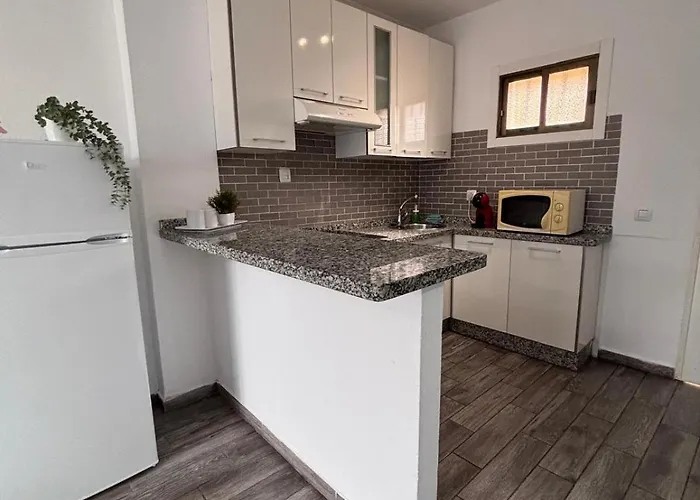 Sun & Pool Retreat Complex * アデヘ